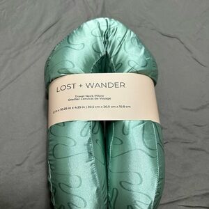 NWT Lost + Wander Mint Green Travel Neck Pillow